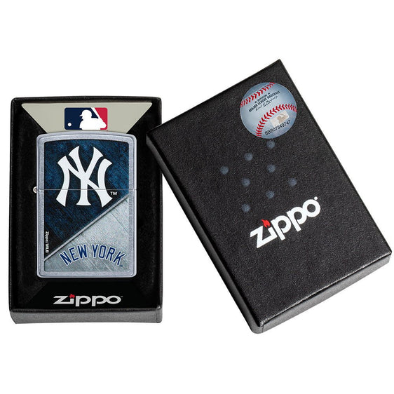 Zippo Lighter - MLB New York Yankees Street Chrome